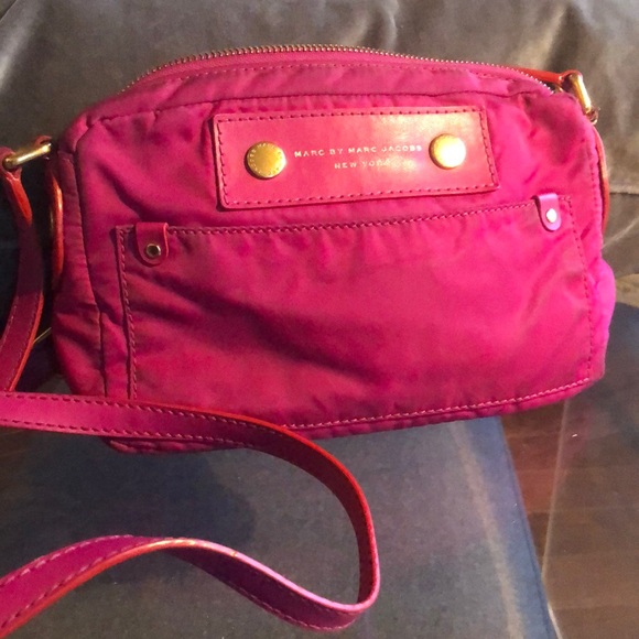 Marc by Marc Jacobs, dark pink small shoulder bag - Picture 1 of 4